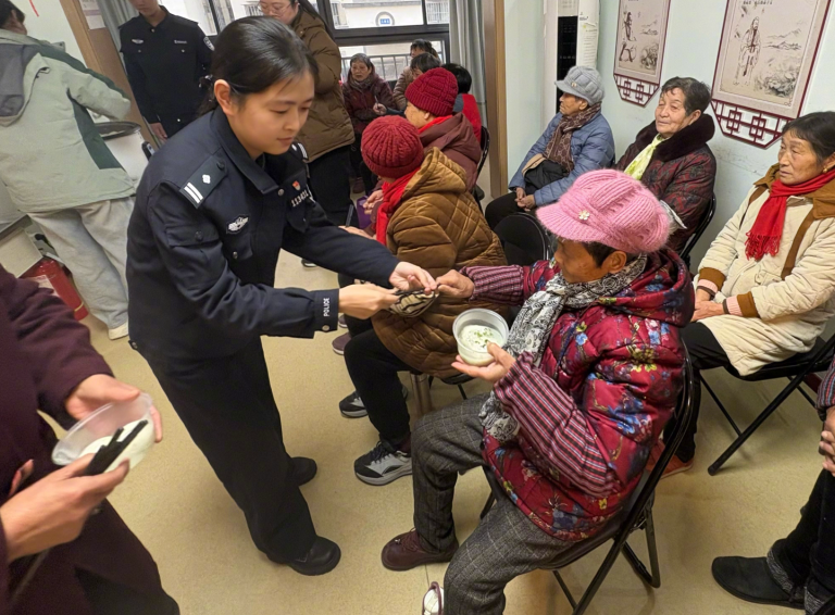 干康养,用窝窝:以数字科技,守护千万老人居家晚年